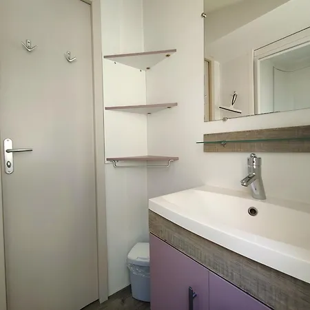 مكان تخييم De Pujol Greenchalets Sur