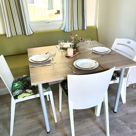 キャンプ場 De Pujol Greenchalets Sur